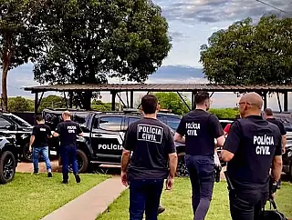 Polícia cumpre mandados contra 'batismo' de menores