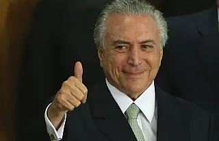 Se cair, Maia e Eunicio serão os próximos, diz Temer a deputados