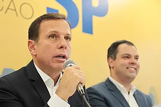 Dória anuncia corte de R$ 8 bilhões e manda servidores andar de ônibus
