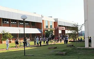 UFGD abre concurso para professor com salário de até R$ 9,5 mil