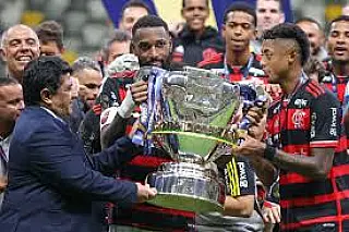 Flamengo vence Atlético-MG e conquista pentacampeonato