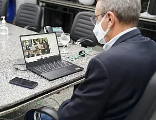Assembleia renova parceria com Educação em acolhimento a calouros da Uems