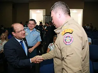 Barbosinha contribui para prorrogar validade do exame médico dos concursos da PM e Bombeiros