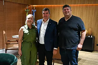 Liandra e Yuri alinham compromisso de Riedel