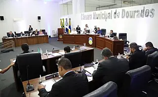 Vereadores analisaram dez projetos na sessão ordinária desta segunda-feira