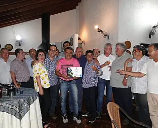 Descontração e lembranças marcam encontro de ex-vereadores