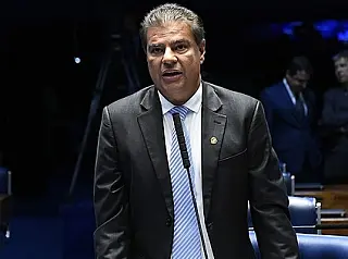Simone preside CCJ e Nelsinho a de Relações Exteriores do Senado
