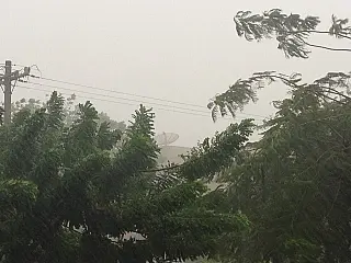 Semana começa com probabilidades de chuva
