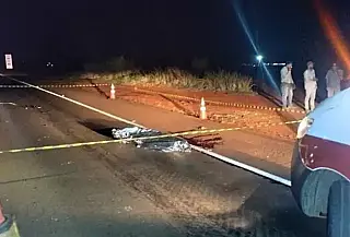 Homem morre atropelado por carreta no distrito de Cruzaltina