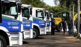 Governo entrega veículos e equipamentos agrícolas para 40 municípios do Estado
