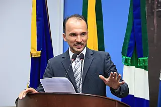Vereadores aceitam denúncia e instalam comissão para investigar Júnior Rodrigues