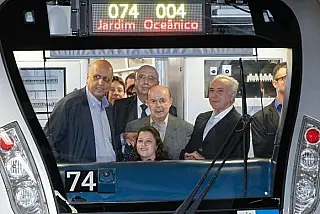 Temer inaugura linha de metrô no Rio e diz que Olimpíadas vão pacificar o país