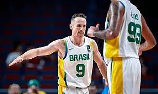 Basquete do Brasil derruba Filipinas e vai decidir vaga olímpica contra a Letônia