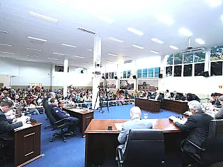 Vereadores solicitam intérprete de libras em Centro de Convivências Dorcelina Folador