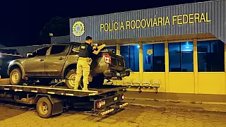 PRF apreende 1,4 tonelada de maconha após perseguição policial