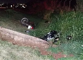 Jovem de 15 anos cai de moto e morre