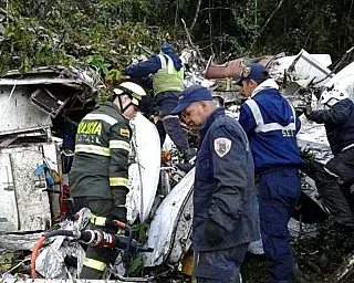 Colômbia conclui buscas por corpos após acidente aéreo