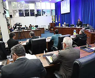 Vereadores realizam duas sessões em Dourados
