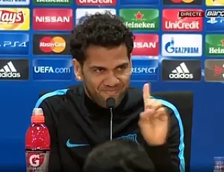 Daniel Alves é próximo da lista do futebol chinês