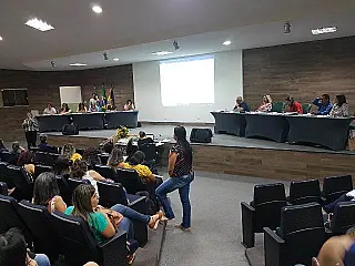 Secretária Fátima Alencar relata dificuldades para manter Assistência Social
