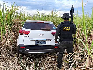 Traficante abandona carga de R$ 2,3 milhões e foge