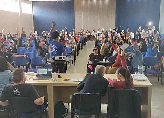 Professores prometem 'invadir' Câmara