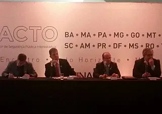 Barbosa discute em Minas como evitar presos de outros estados