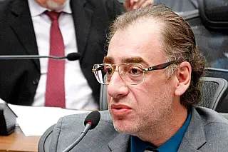 Neno Razuk pede alteração de norma vigente sobre atendimento