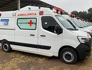 Governo entrega ambulâncias a municípios