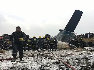 Ao menos 40 pessoas morreram em queda de avião no Nepal