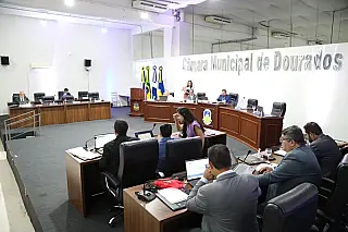 Vereadores aprovam 30 projetos na Câmara