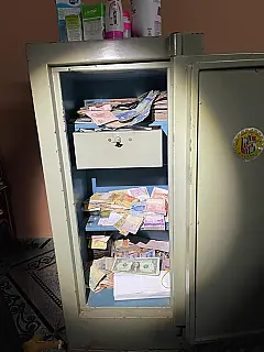 PF apreende cofre cheio de dinheiro em escritório de contabilidade