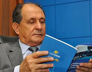 Zé Teixeira apresenta indicações para Dourados