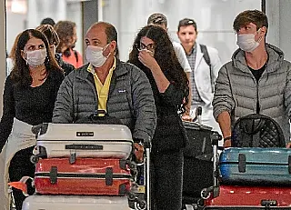 Uso de máscaras volta a ser obrigatório em voos