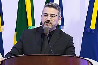 Fabio Luis pede "ficha completa" de compra milionária