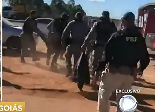 Caiado anuncia a prisão e morte do bandido Lázaro Barbosa, após 20 dias de buscas