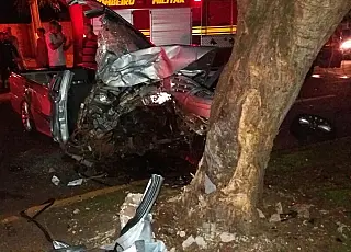 Condutor morre ao bater caminhonete a 100 km/h no centro de Dourados