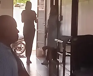 Idosa sofre na fila com vagarosidade de profissional