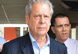 Ministro do STF concede perdão da pena de José Dirceu no mensalão do PT