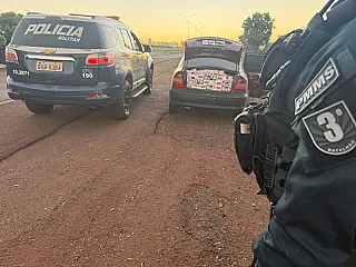 Operação da PM apreende cigarros e perfumes