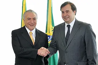 Rodrigo Maia vê placar dividido sobre denúncia contra Temer