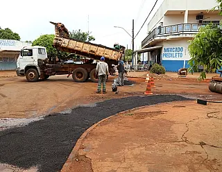 Chuvas acima da média interrompem tapa buracos