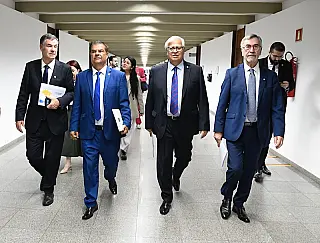 Nelsinho mostra a chilenos as vantagens da Bioceânica