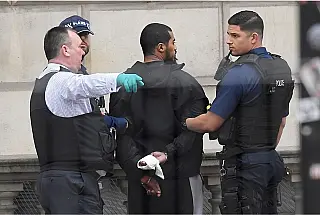 Homem é detido em Londres sob suspeita de terrorismo