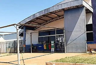 Médica chora diante de pacientes com salário atrasado e falta de estrutura na UPA