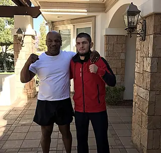 Peso-leve do UFC conheceu em Las Vegas Mike Tyson a lenda do boxe