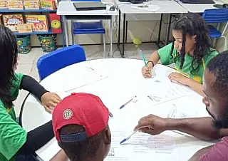 Estudantes imigrantes são atendidos em escolas