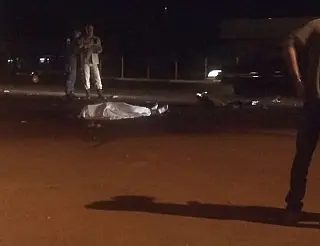 Motorista abandona carro e foge após matar motociclista na rua Coronel Ponciano