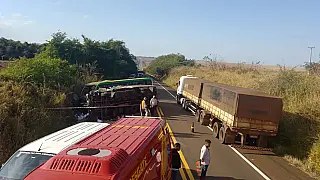 Acidente envolvendo três veículos deixa um morto em rodovia