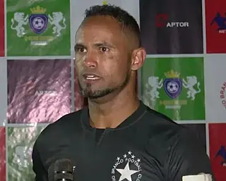 Há 12 anos sem pagar pensão, ex-goleiro Bruno 'some' com dinheiro que seria para filho